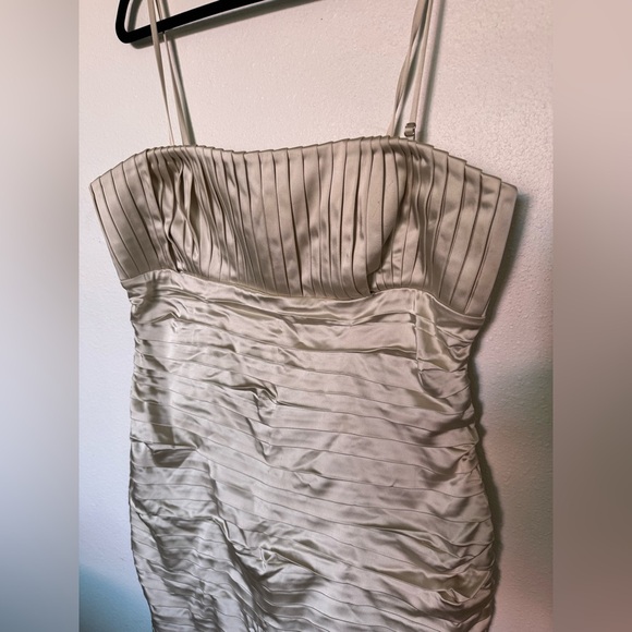 Calvin Klein Elegant Cream Dress size 14 - Picture 2 of 5